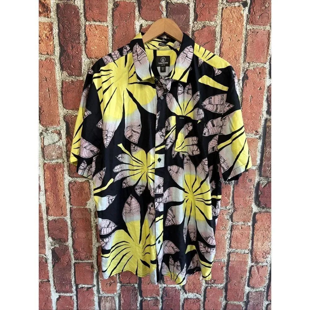 Volcom Mens Floral Button Up Hawaiian Shirt 2XL Floral Pattern Classic Fit